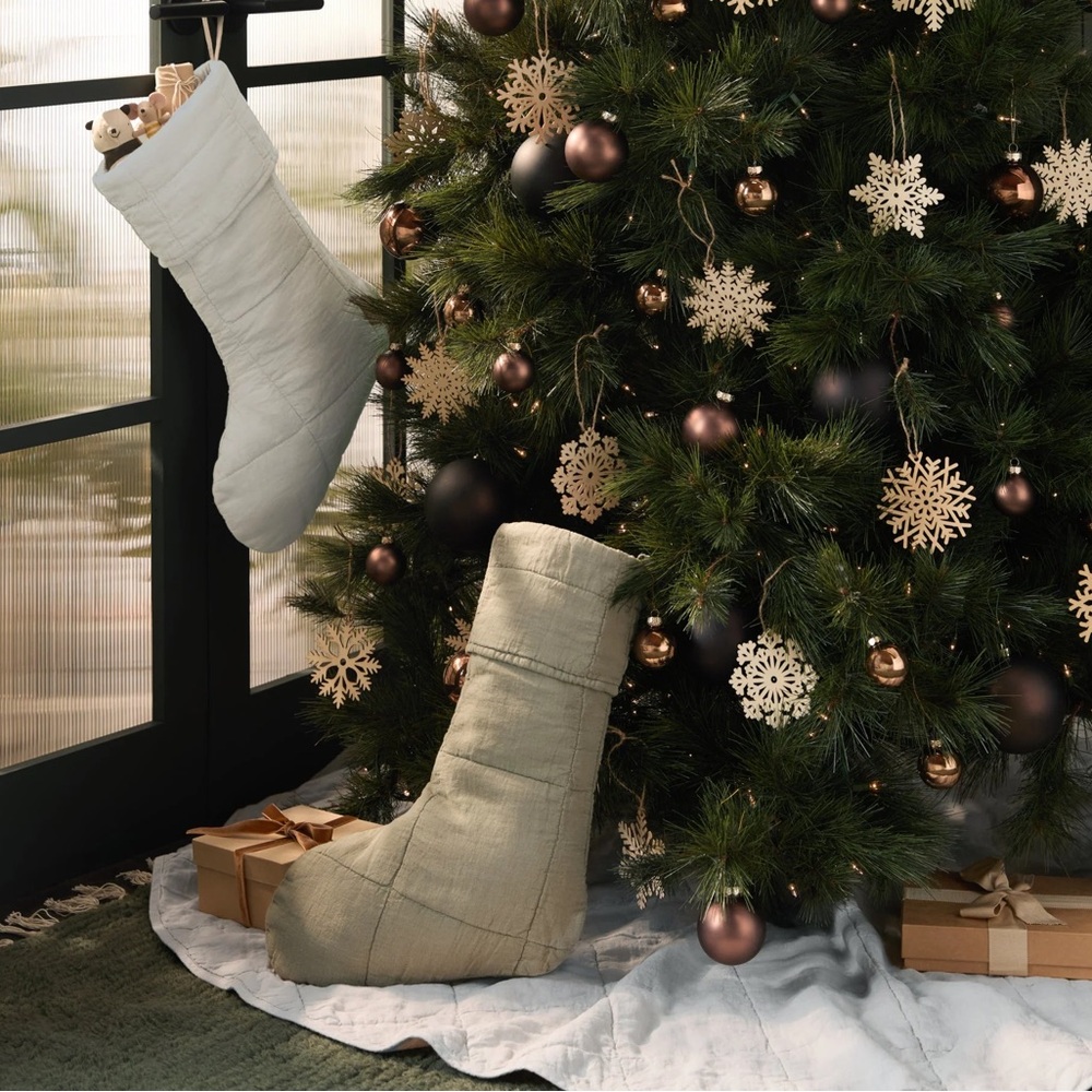 Parachute Nwt Holiday Tree Skirt in Bone